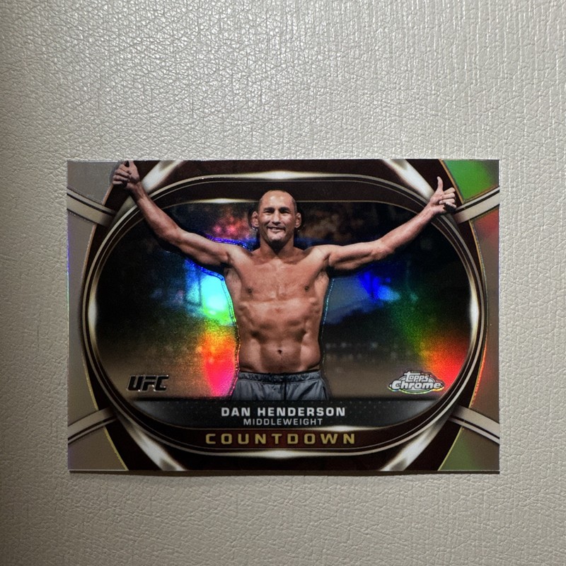 Topps Chrome UFC MMA Dan Henderson Sports Trading Card #COU-20 Countdown Insert