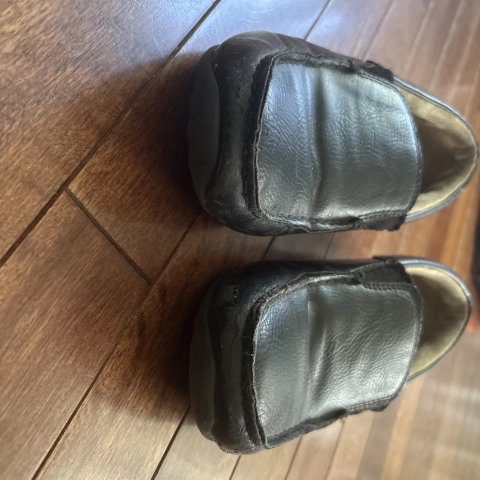 Children's Place Boys Loafers Size 4 Black Slip-on Uniform Dress Shoes - Image 4 of 4