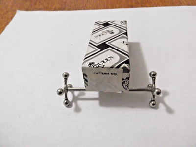 Vintage Small QUEEN Empty Knife Box Only White Black Near Mint USA