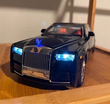 1:18 Rolls-Royce Phantom Diecast Model Car LED Lights Opening Doors Collectible