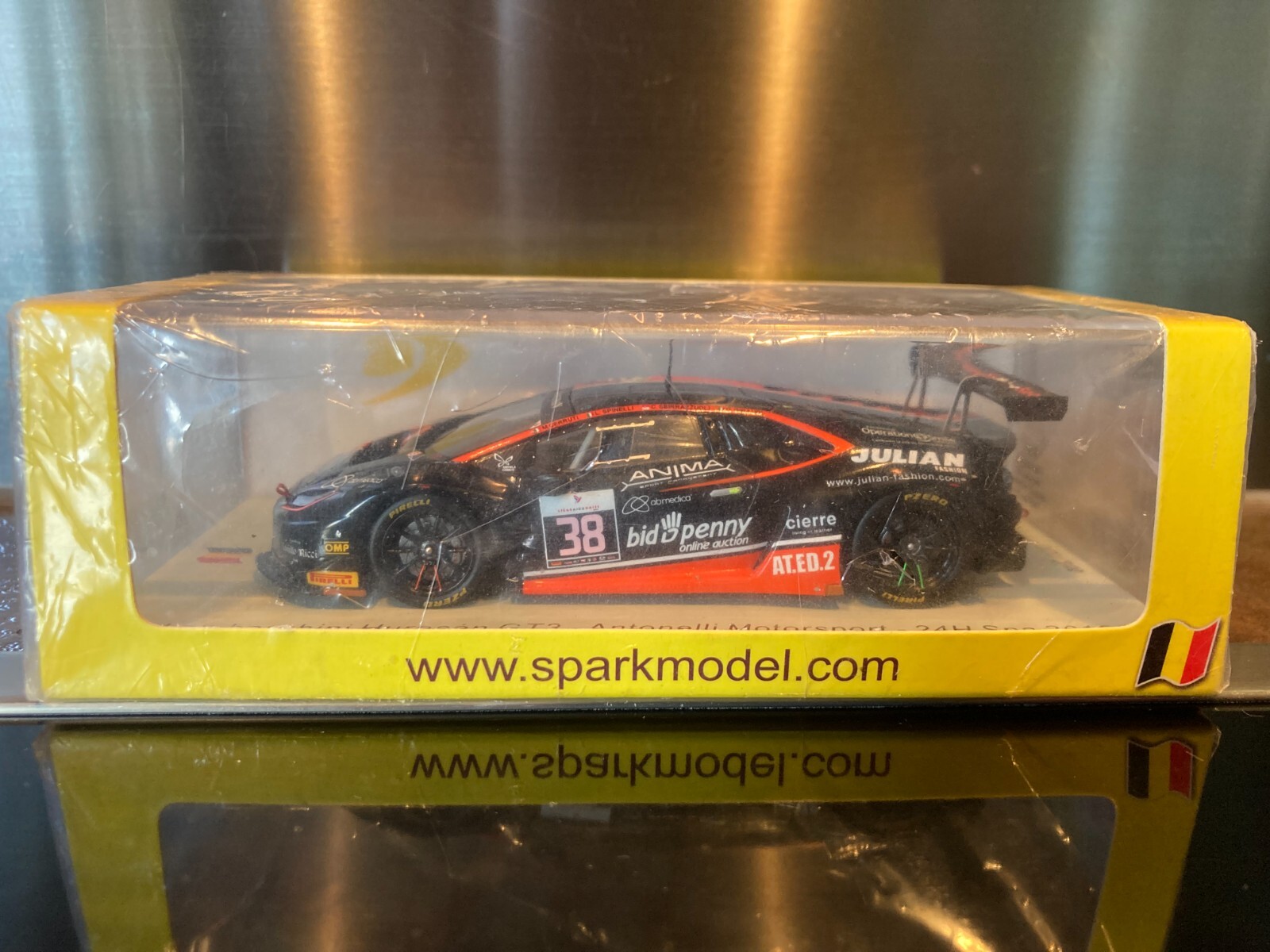 Lamborghini Huracan GT3 1/43 Spark SB289 Miniature Voiture Course Spa 2016