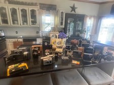 Vintage Camera Lot   18 Vintage  Retro Cameras Polaroid, Kodak, Vivitar, Bell