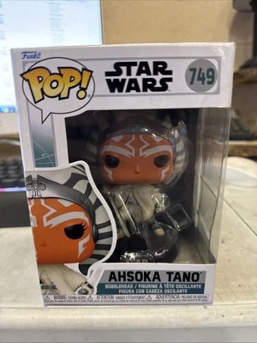 Star Wars: Ahsoka Series 3 Ahsoka Tano Funko Pop! #749 BOX DAMAGE