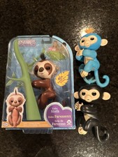 Fingerlings Baby Sloth - Kingsley Brown - Interactive Pet Plus 2 Monkeys