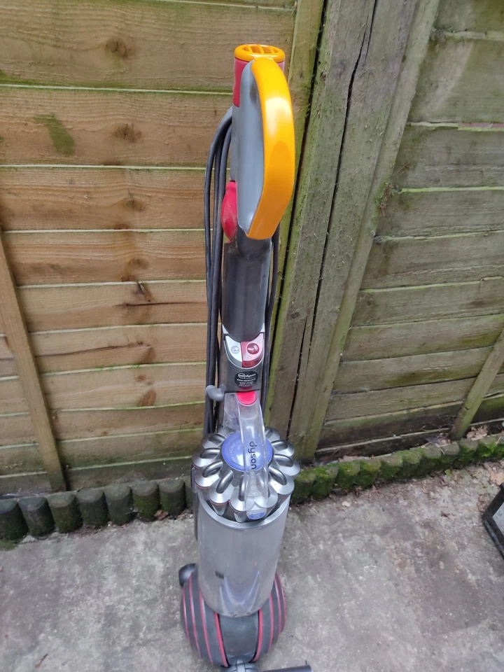 Dyson Ball Animal 2 UP24 Bagless Upright Vacuum Cleaner - Image 3 of 3