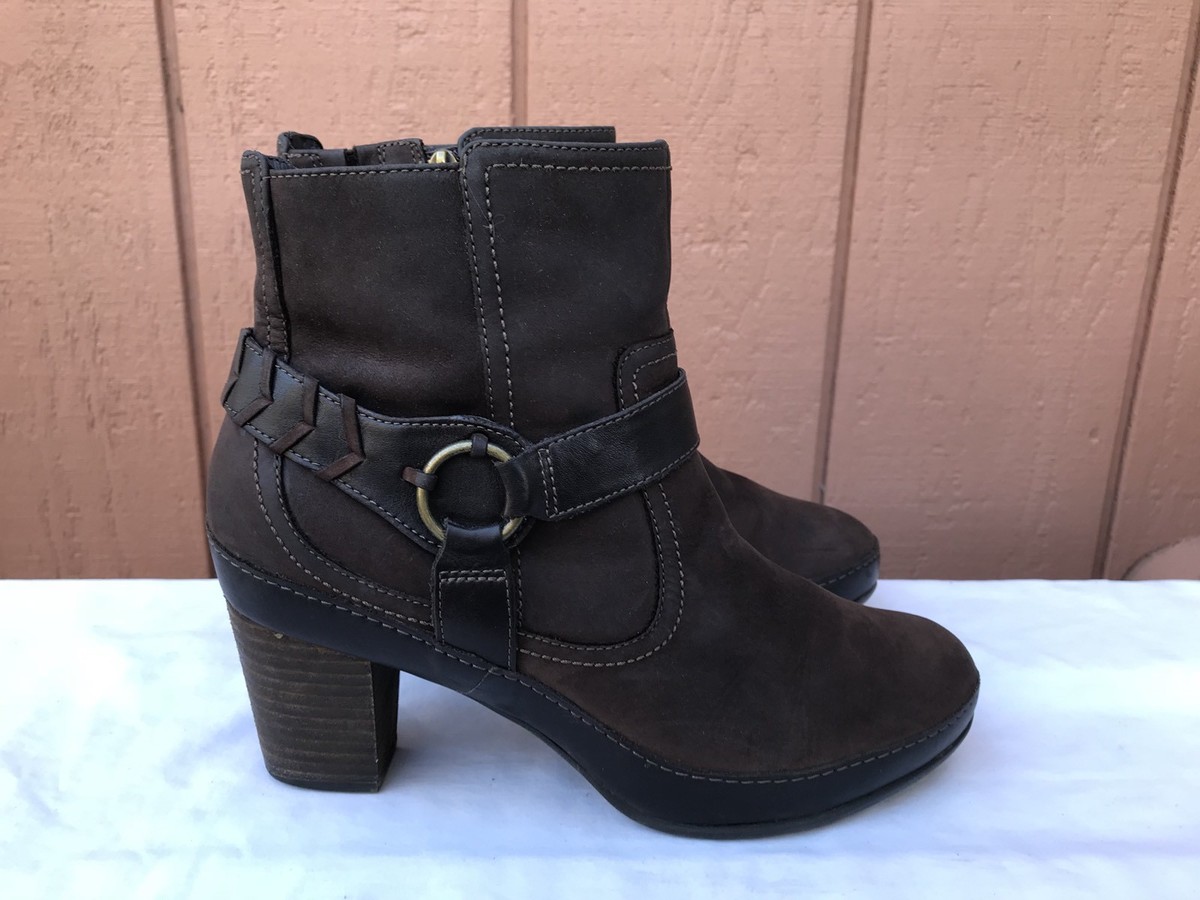 EUC CLARKS Artisan US 8M Brown Leather Harness Ankle Booties  display picture 3