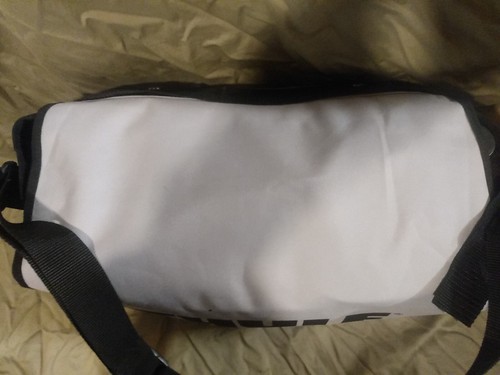 THULE Caravan Soft Side Cargo Carrier Roof Bag 13 cu. ft. Model 857 - Picture 22 of 23