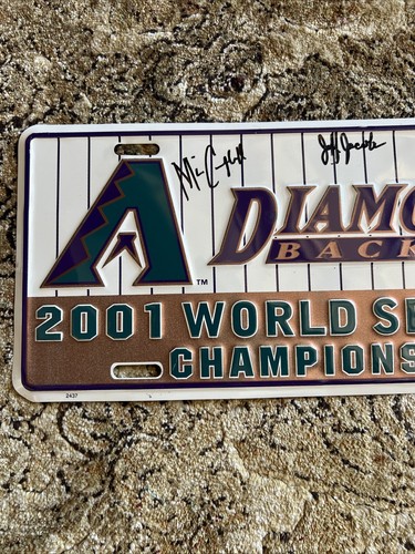 Signed 2001 AZ ARIZONA DIAMONDBACKS WORLD SERIES CHAMPIONS LICENSE PLATE MLB - Picture 2 of 8