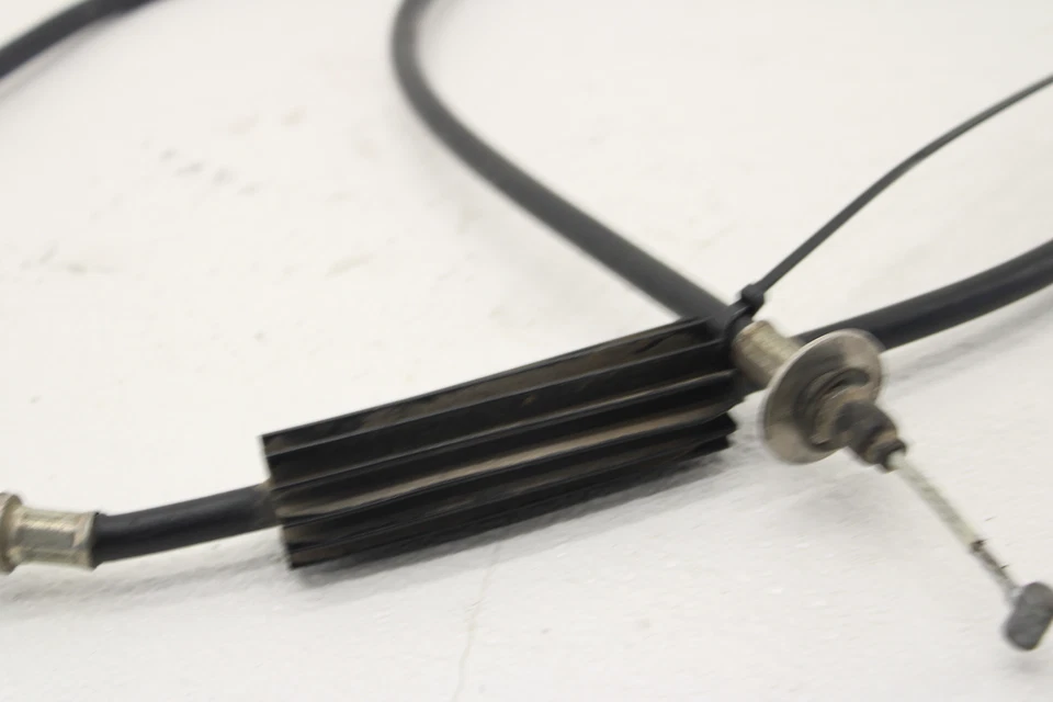 Cables y soporte de freno de estacionamiento trasero Tri Glide 15-18 Harley Davidson Freewheeler Foto 4 de 4