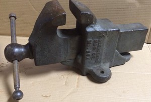 Vintage Rock Island MFG Co Industrial Work Bench Vise No 