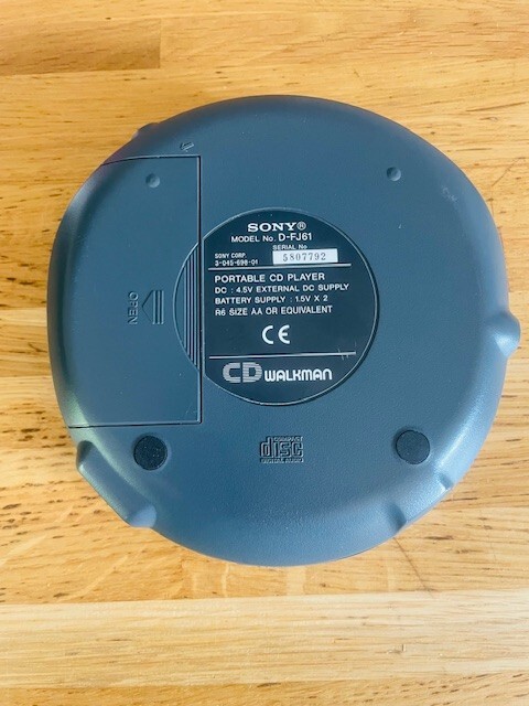 Sony D-FJ61 CD Walkman Discman Radio FM/AM Personal Stereo