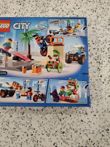 LEGO City 60290 Skate Park Brand New Factory Sealed 5+ 195pcs Retired - Picture 9 of 11