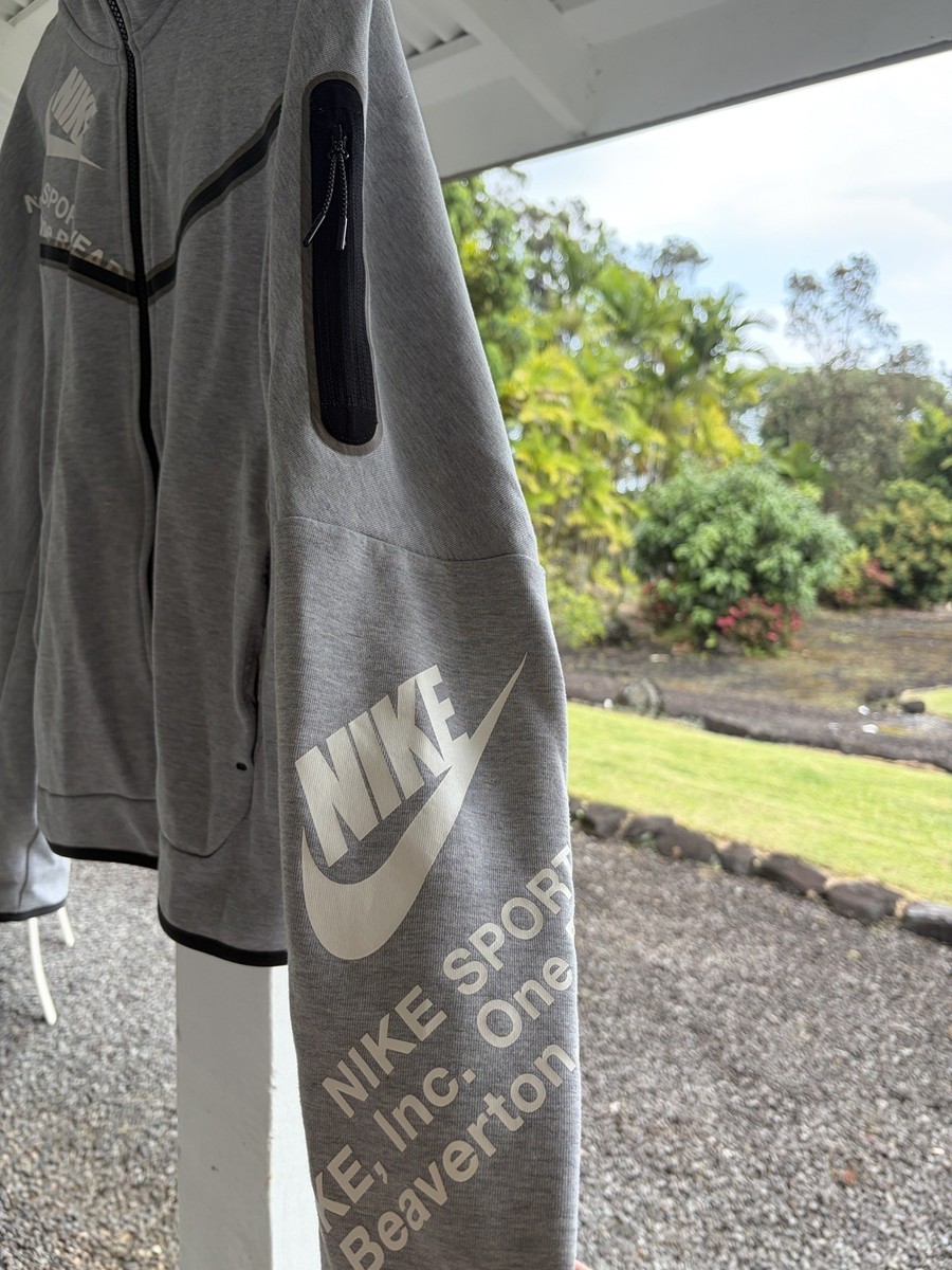 Nike Tech Fleece Graphic Men's Full-Zip Hoodie - Grey DM6474-063