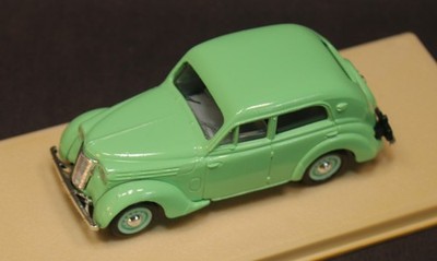 1938 Renault Juvaquatre Berline Green 1:43 Diecast Eligor France