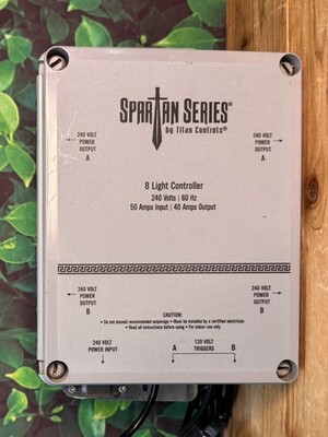 Titan Controls - Spartan Series 8 Light Controller - 240 Volt - 50A/40A - 702899