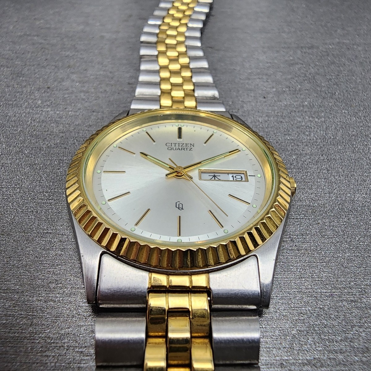 Citizen CQ President Watch Men 36mm Silver Dial TwoTone Daydate