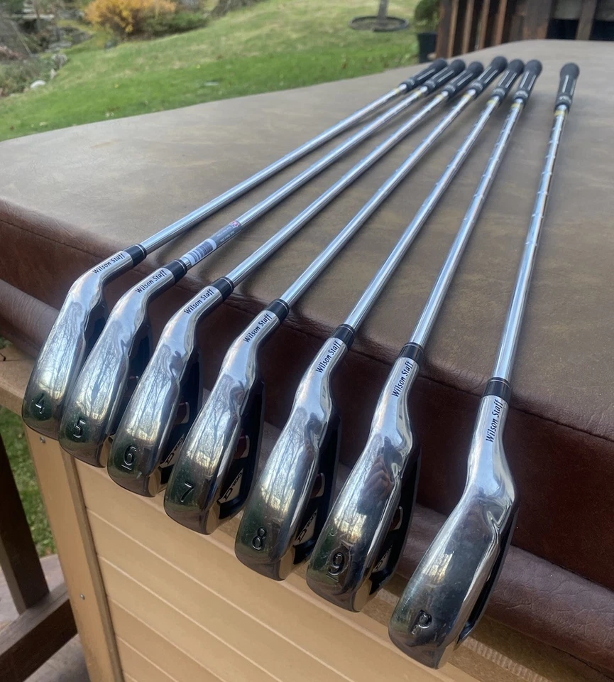 Juego de hierro de golf Wilson Staff D-100 4-PW con ejes Uniflex de acero casi como nuevo diestro Foto 3 de 4