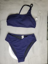 NWT Cupshe Womens Two Piece Swimsuit Size Medium Textured Navy Blue