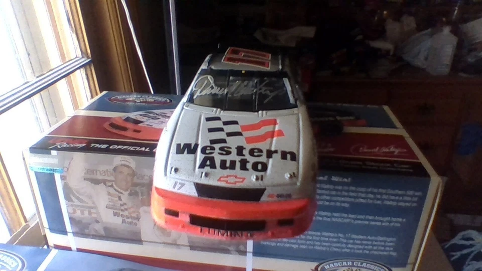Darrell Waltrip *AUTOGRAFIADO* con certificado de autenticidad #17 Western Auto 1/24 1992 Darlington Win Foto 2 de 4