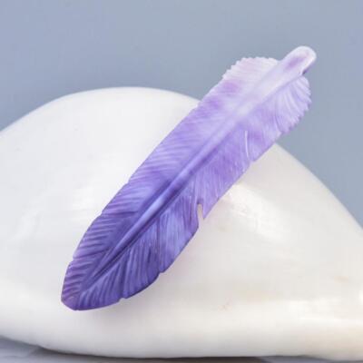Agustus-Collection Schmuckperle Feder Lila Muschel-Anhänger Handmade 2.16 g