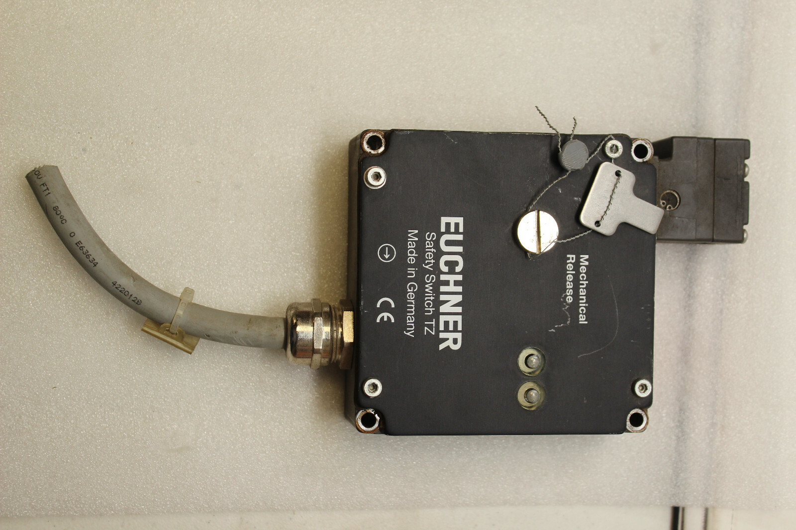 EUCHNER SAFETY SWITCH TZ1LE024MVABC1684 eBay
