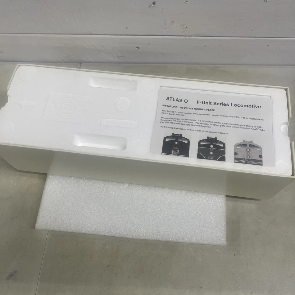 Atlas F-2/F-3 Ph. 1 #1604-1 New York Central  Powered A-Unit O Gauge L/N - Image 4 of 4