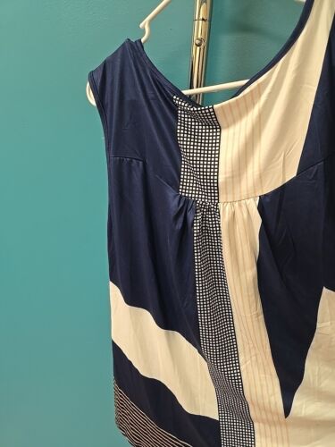Plus Size 2XL Women's Tank Top Loose Fit With Buttons White Blue Unique Shirt - Picture 7 of 8