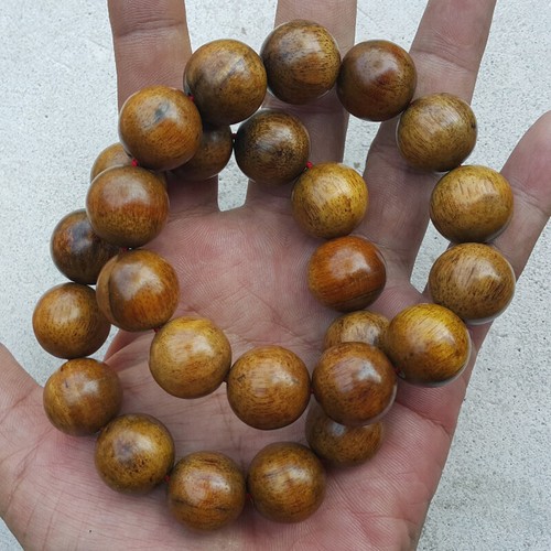 Adorable Brazalete Dorado 18 MM Indonesia Aetoxilon Agarwood 13 Cuentas Madera de Aloe - Imagen 6 de 6
