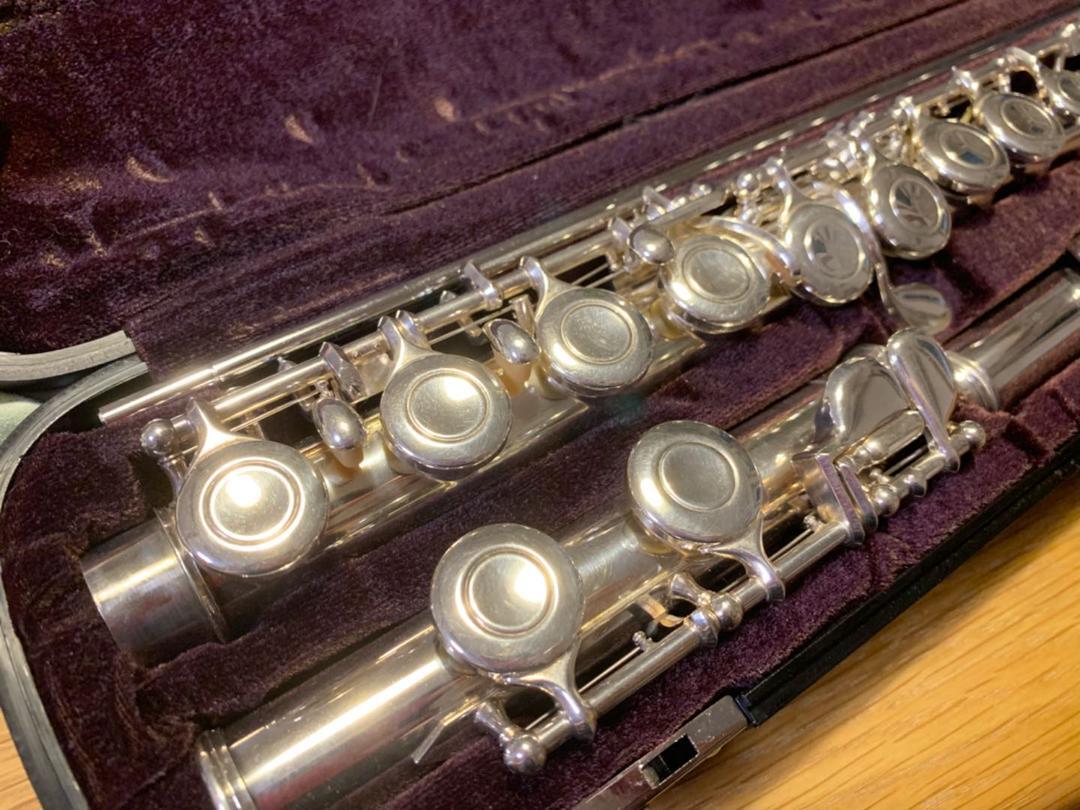 YAMAHA Flute YFL211sll with E-mechanism in Case from Japan YAMAHA Flute YFL211sll with E-mechanism in Case from Japan
