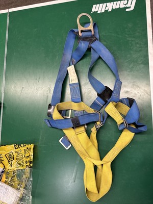 3M Protecta First Vest-Style Harness Universal Sizing 5-Point w/ EZ Stop2 11/12