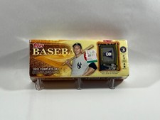 2011 TOPPS BASEBALL COMPLETE FACTORY SEALED SET with MICKEY MANTLE MEDALLION