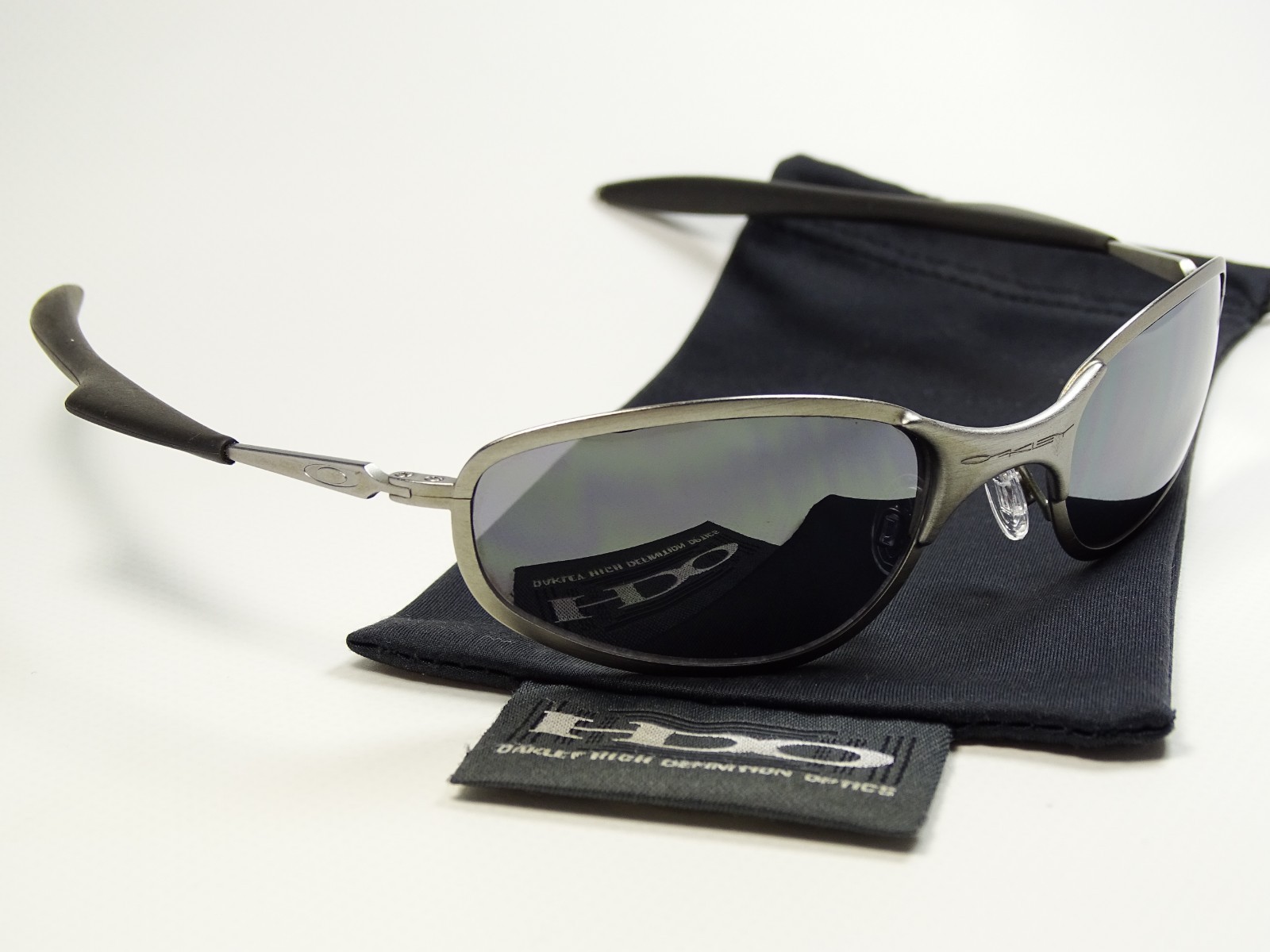 Gafas de sol Oakley A Wire cepilladas gruesas Wiretap cuadrado nanowire conductor por qué C