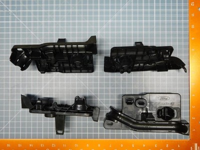 Lot of 26 HELLERMANNTYTON 133-06064 P702 PWR TO BOX BED BKT X118252