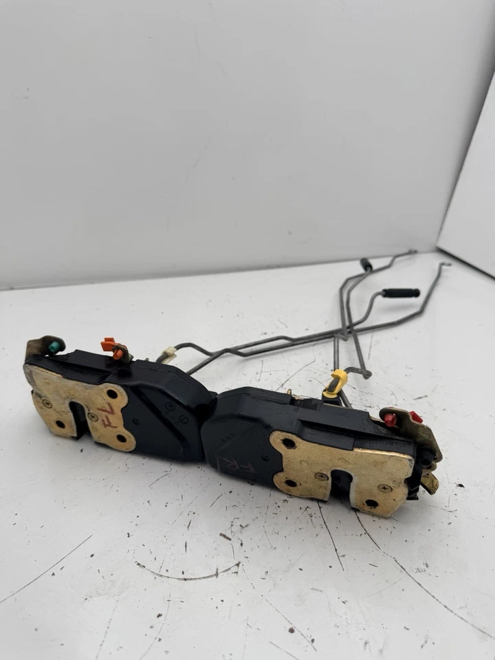 2006 Dodge Caravan Drivers Left & Right Front Door Latch - OEM Foto 2 de 4