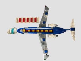 LEGO City 3181 Passenger Plane 2010 Retired Complete w/ Minifigs Manual