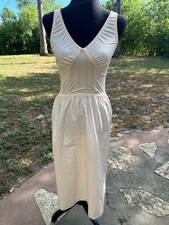 Vintage OLGA Ultraliner Style 1350 Slip Dress Lingerie Size 36 Back Hem Slit