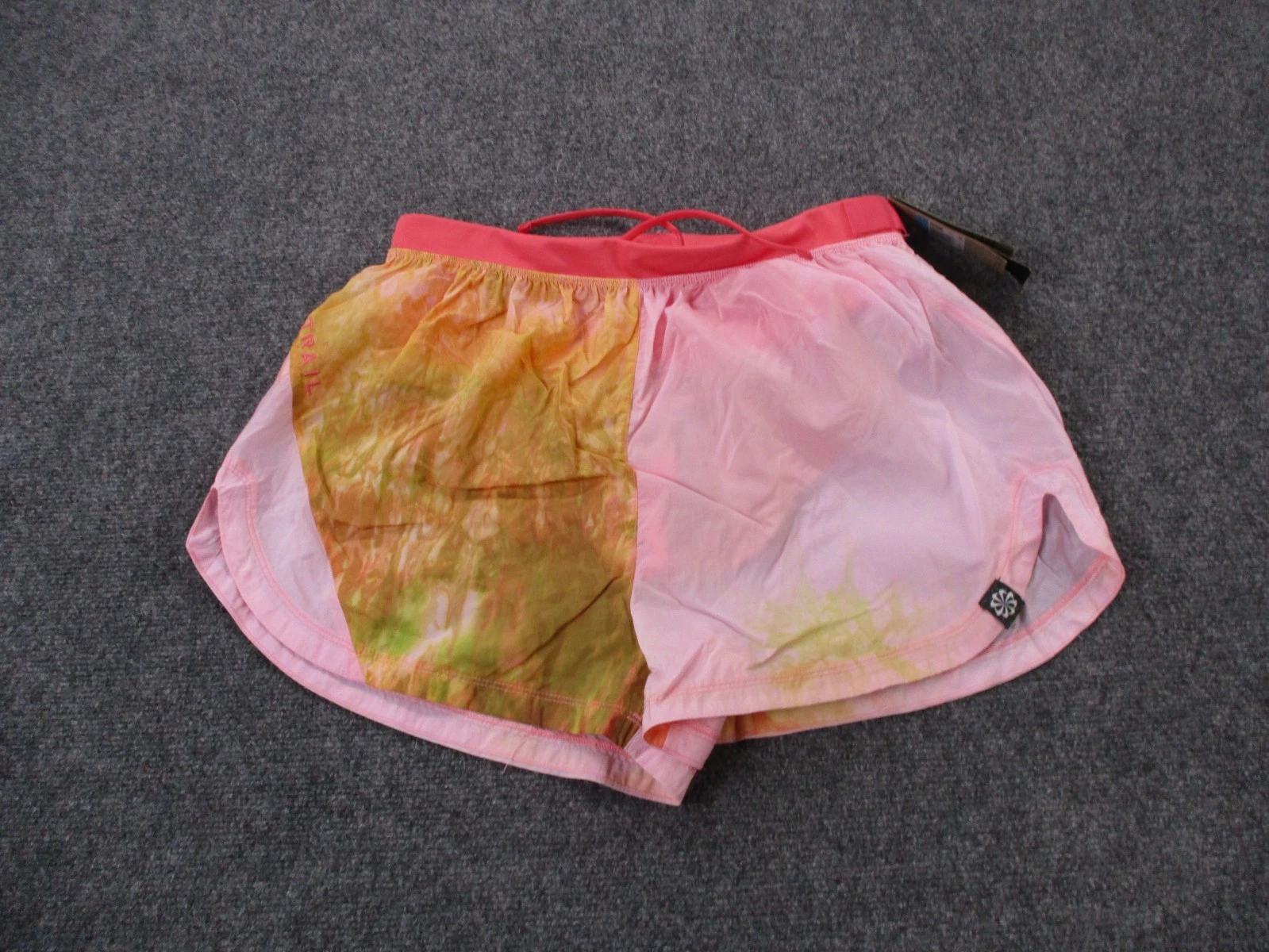 Nike Shorts Womens M Pink Nylon Trail Repel Stretch Active Gym Track Running NEW