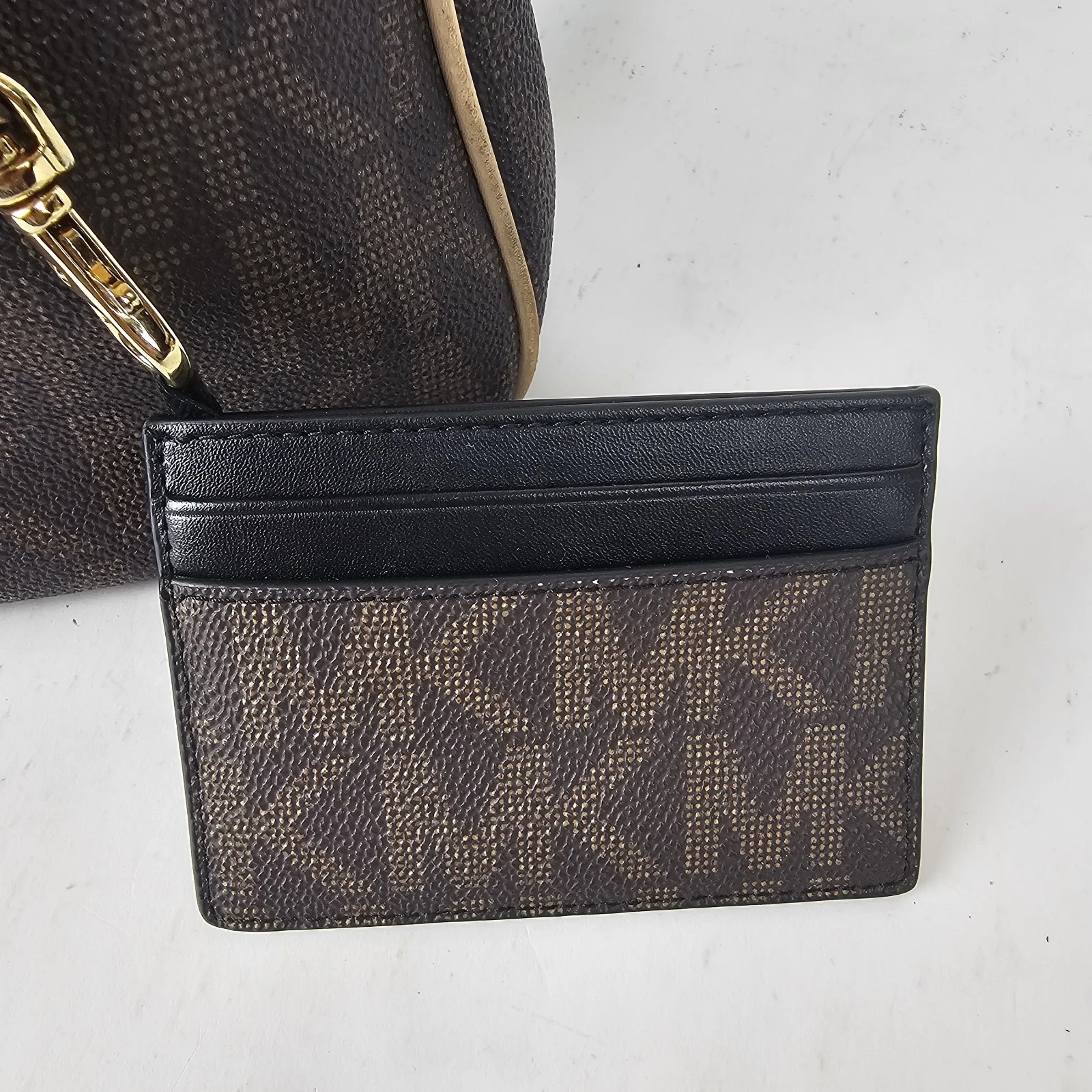 Borsa a tracolla Michael Kors Avril taglia piccola marrone da donna con portafoglio piccolo