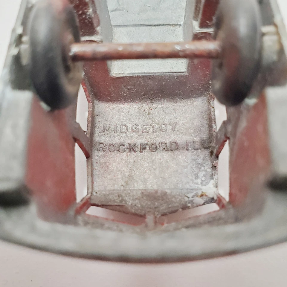 Midgetoy Red Antique Toy Vehicle Pumper Firetruck Made in Rockford, Illinois - Image 4 of 4