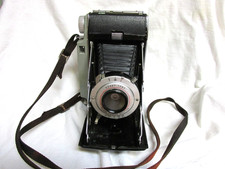 VINTAGE 1950s KODAK TOURIST CAMERA