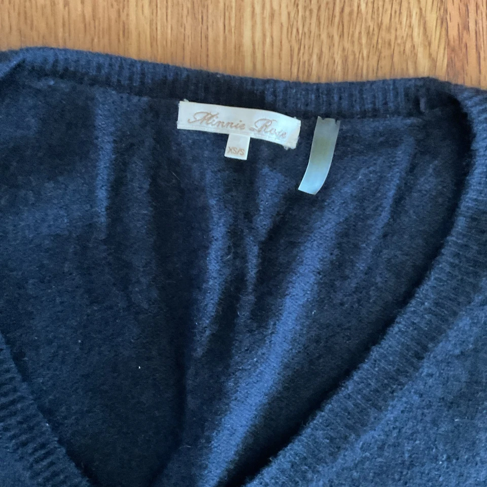 Suéter Minnie Rose Cashmere XS/S Azul Marino Dolman Relajado Cuadrado Leer Foto 2 de 4