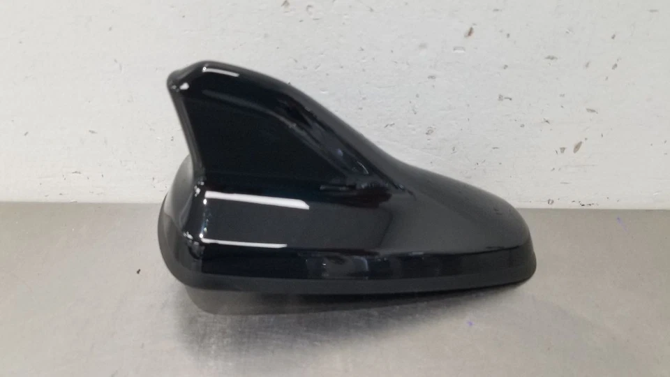 24 VOLKSWAGEN GOLF R MK8 ROOF MOUNTED ANTENNA BLACK 5WA035507C041 - Image 3 of 4