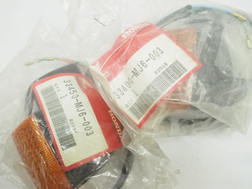 Genuine Turn Signal 2pcs 33450-MJ6-003 CBR400F NC17 NOS Vintage Honda - Picture 4 of 4