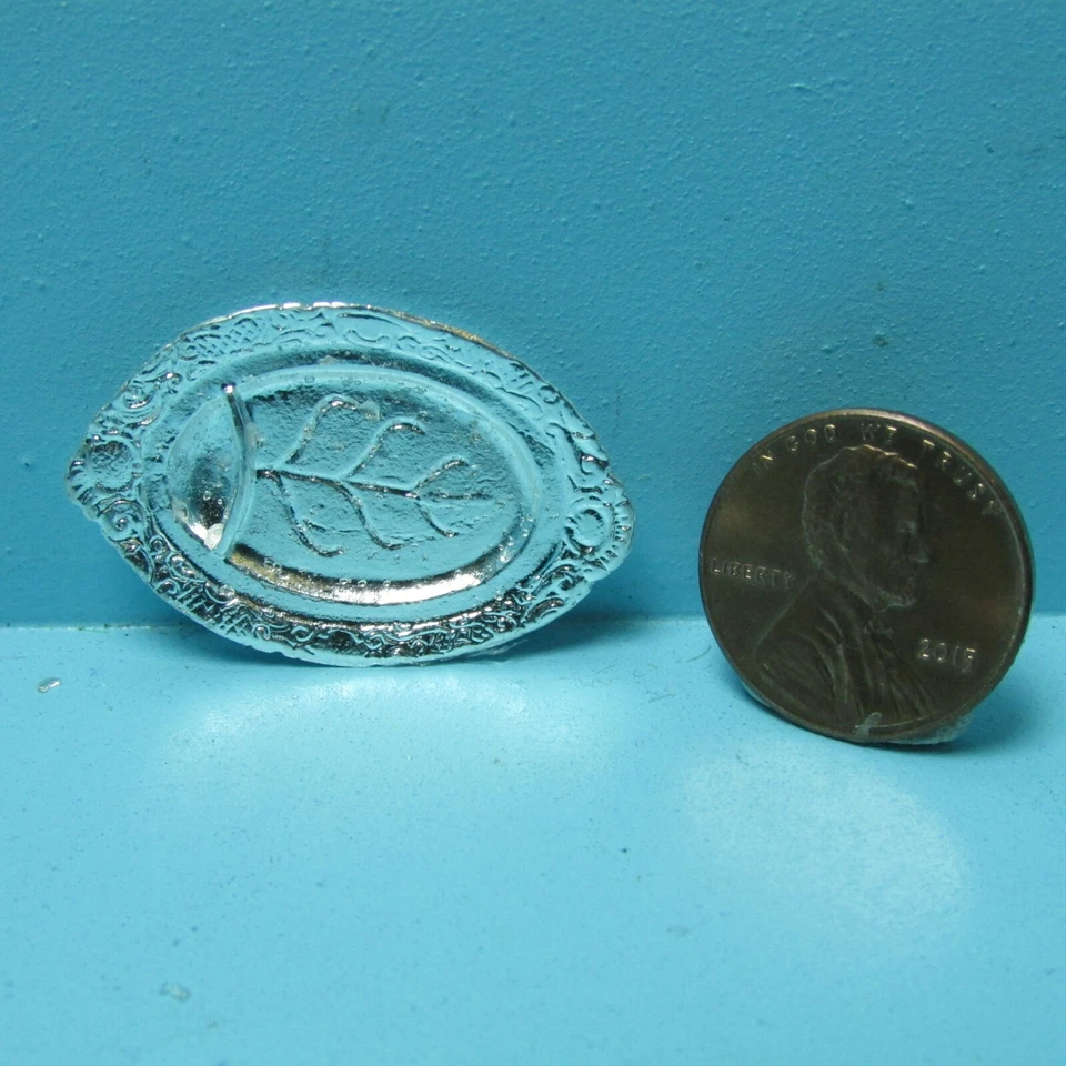 Bandeja de servir miniatura de metal plateado plateado para casa de muñecas A3068 Foto 2 de 2
