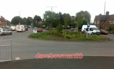 FOTO DOG-BONE-KREISVERKEHR AUFGENOMMEN ZWISCHEN STRELLEY ROAD UND BEECHDALE ROAD.