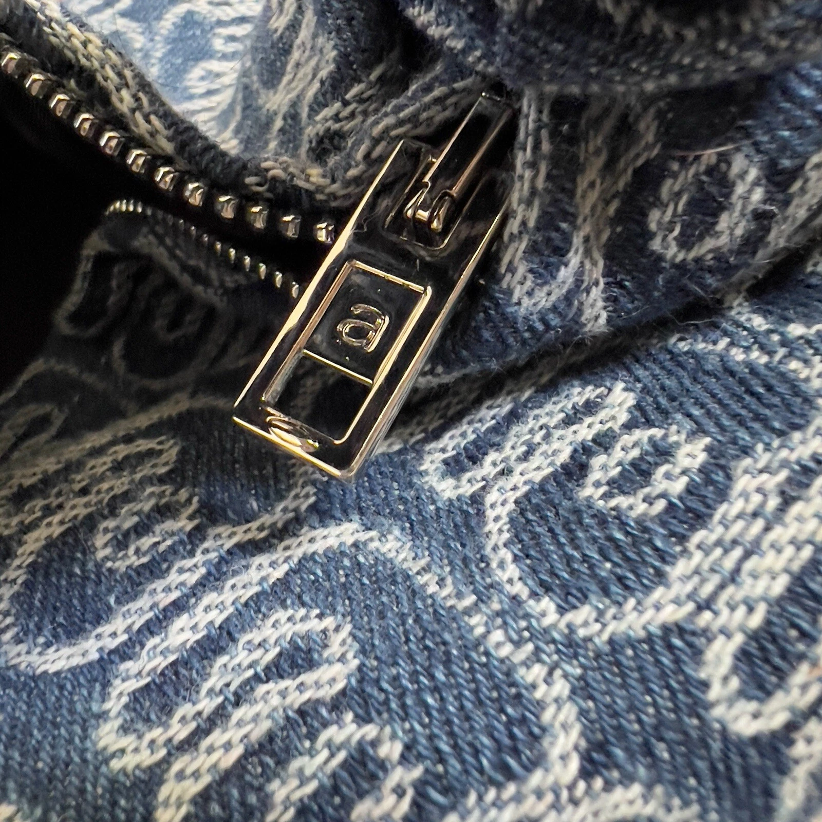 Borsa piccola Alexander Wang Scrunchie in denim jacquard