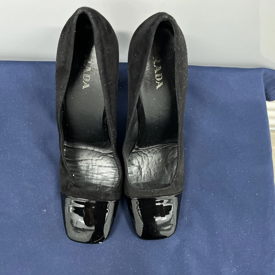 Tacón alto Prada negro gamuza y charol punta cuadrada para mujer talla 41 Foto 4 de 4