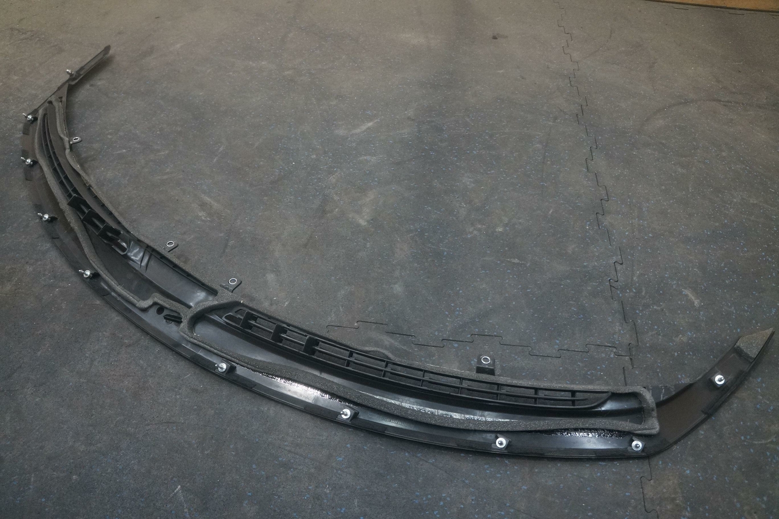 Dash Upper Defrost Air Vent Trim Panel Defroster 87409300 Ferrari 488 GTB 2016
