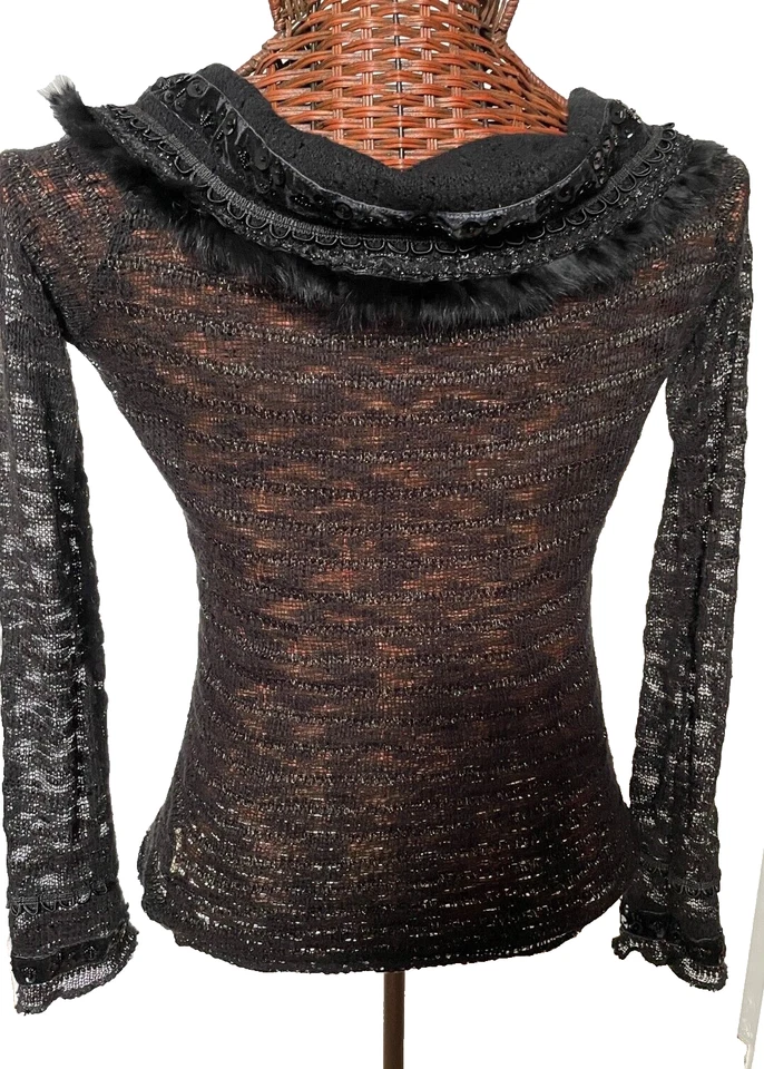 Suéter de piel ligero Buffalo David Bitton negro con cuello de capucha hilo metálico Foto 4 de 4