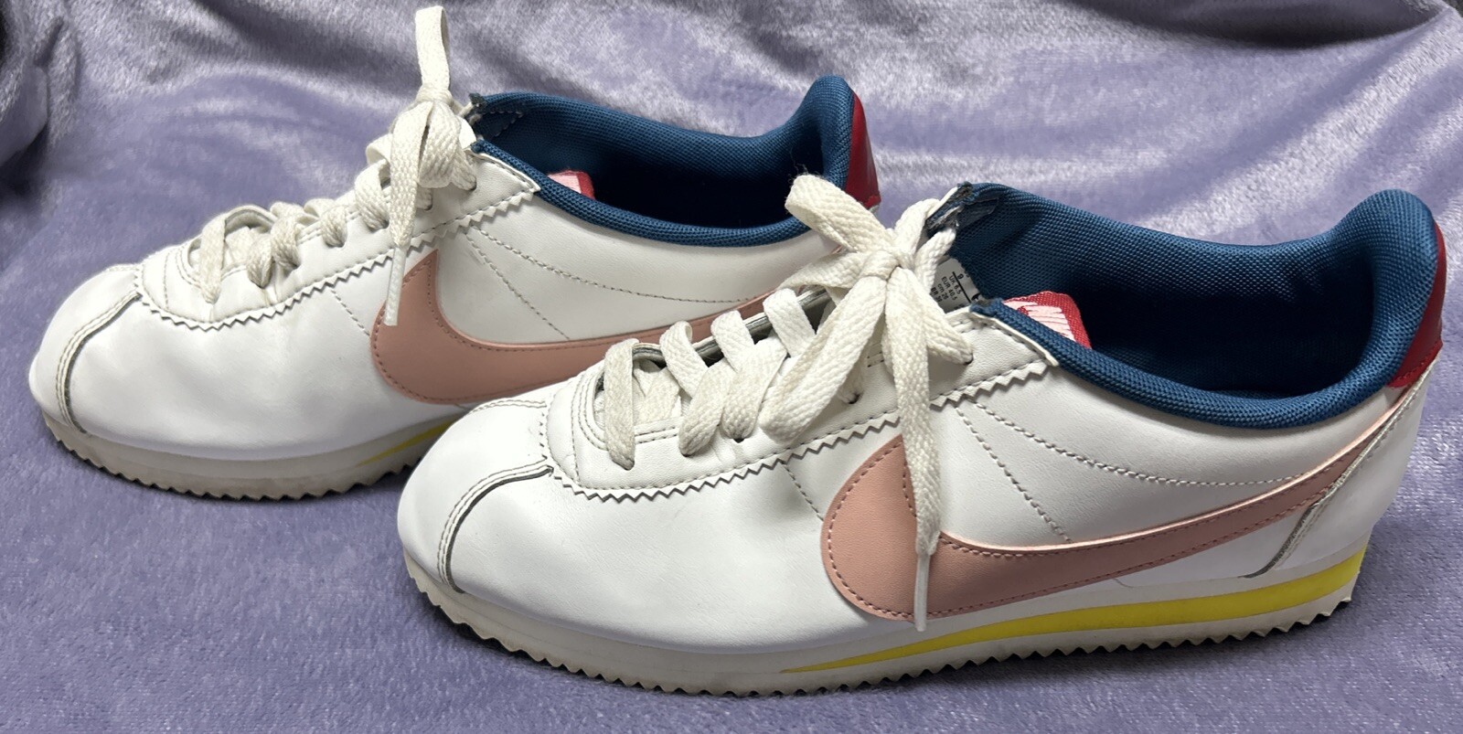 Nike Cortez Coral Stardust womens Size 9 RARE Classic SWOOSH LOGO image 3